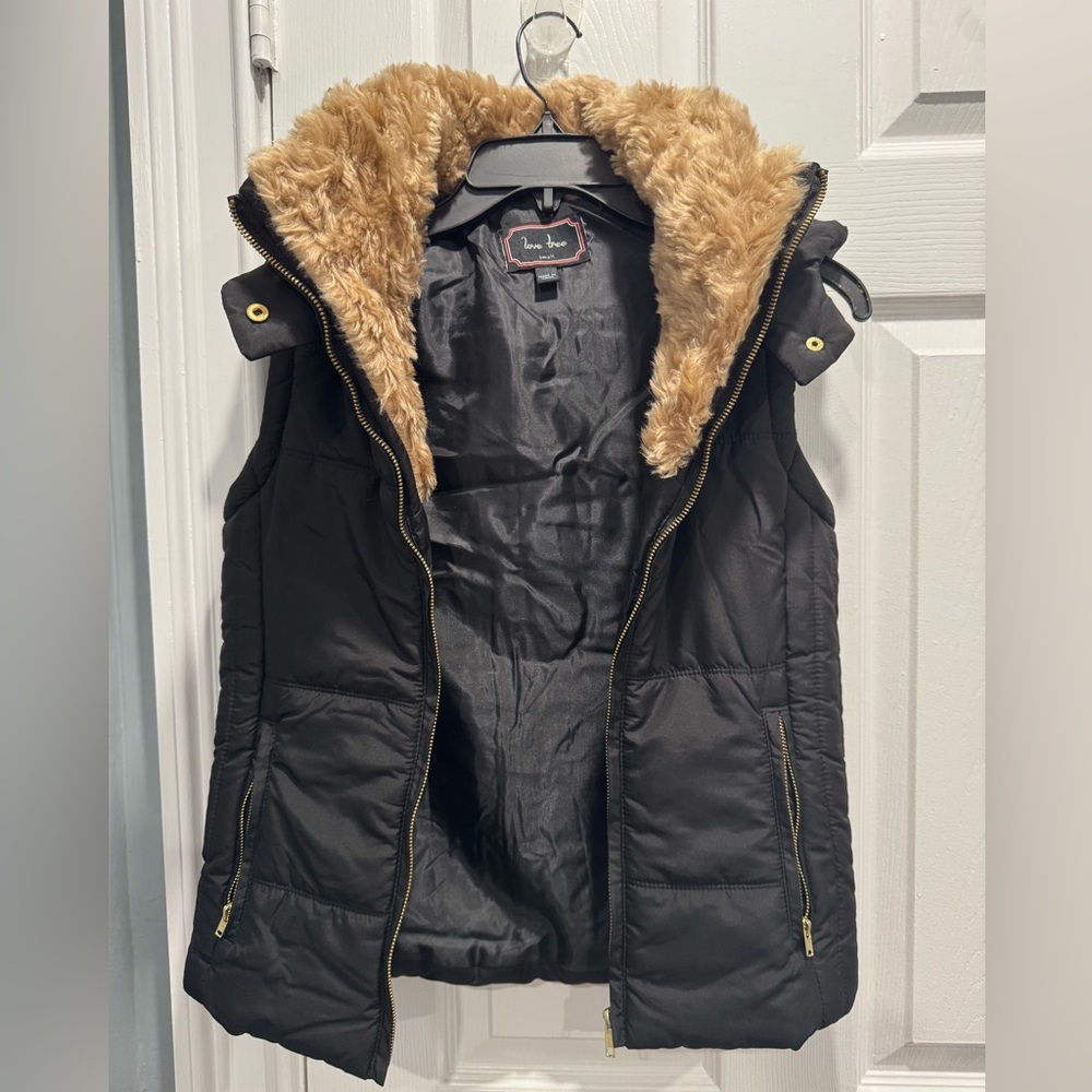 Love Tree Black Vest with Tan Faux Fur Lining